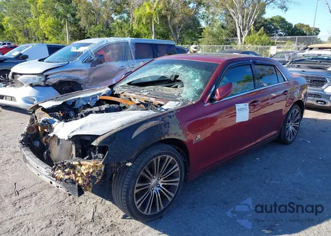 2014 Chrysler 300 300S z USA, uszkodzony, nr VIN 2C3CCABT9EH100834